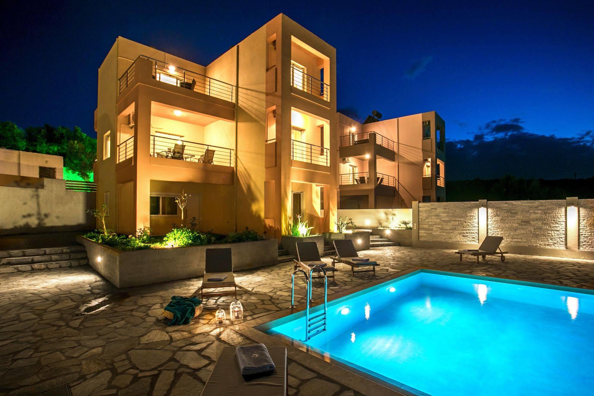 Cyan Icons Villas Tsivarás Exterior foto